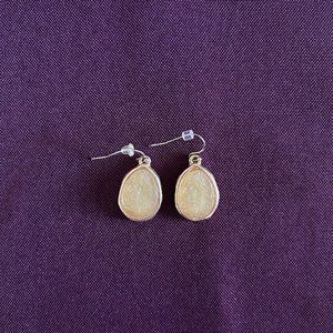 Francesca’s Gold Teardrop Dangle Earrings {DEAL!🌹3 for $15🌷}